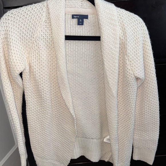 GAP Other - GAP kids big Girl size 12/XL Off-White Knit Cardigan